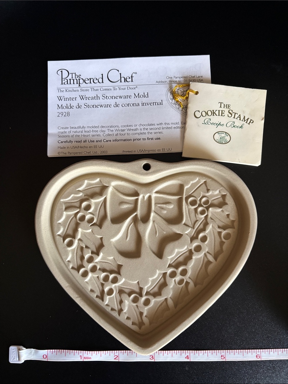 The Pampered Chef Heart Winter Wreath Stoneware Mold - Cream